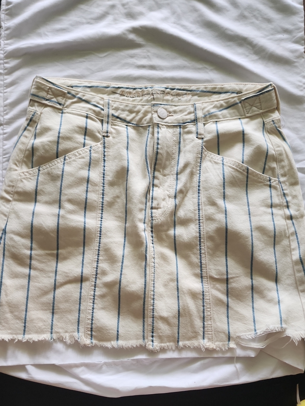 American Eagle High Waisted Striped Denim Mini Skirt Frayed Cream Blue 6